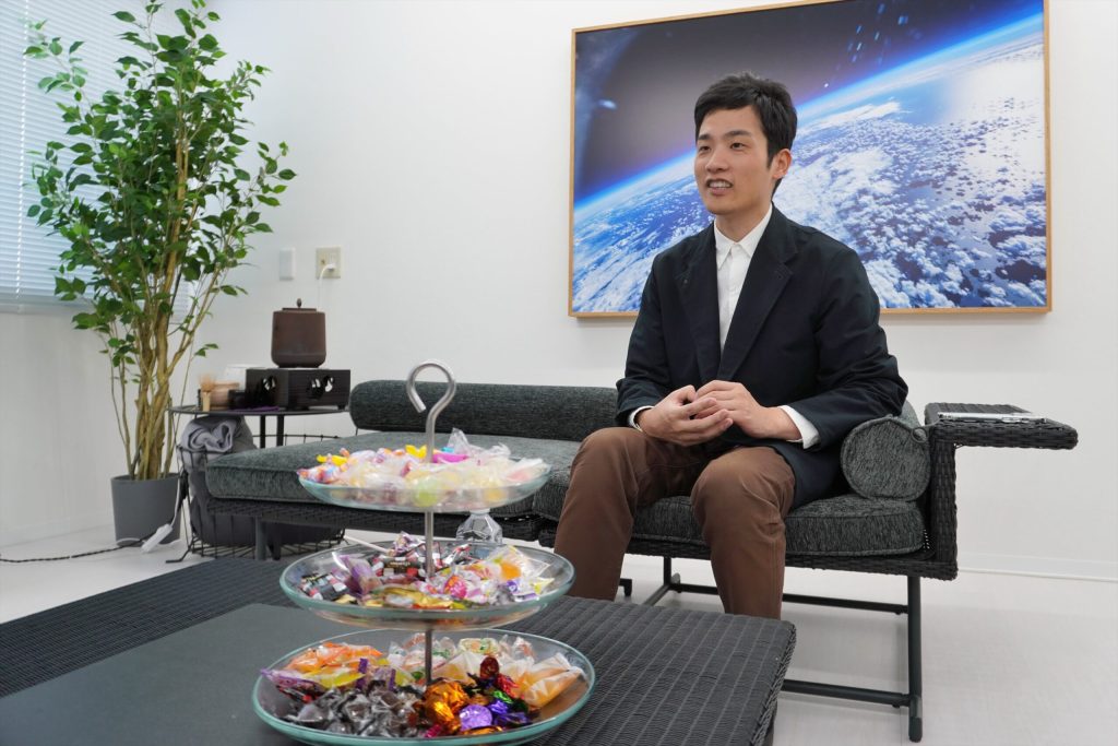 【総力特集！岩谷社長インタビュー Vol.1】社長室の中を岩谷社長に案内して頂きました！ 株式会社岩谷技研